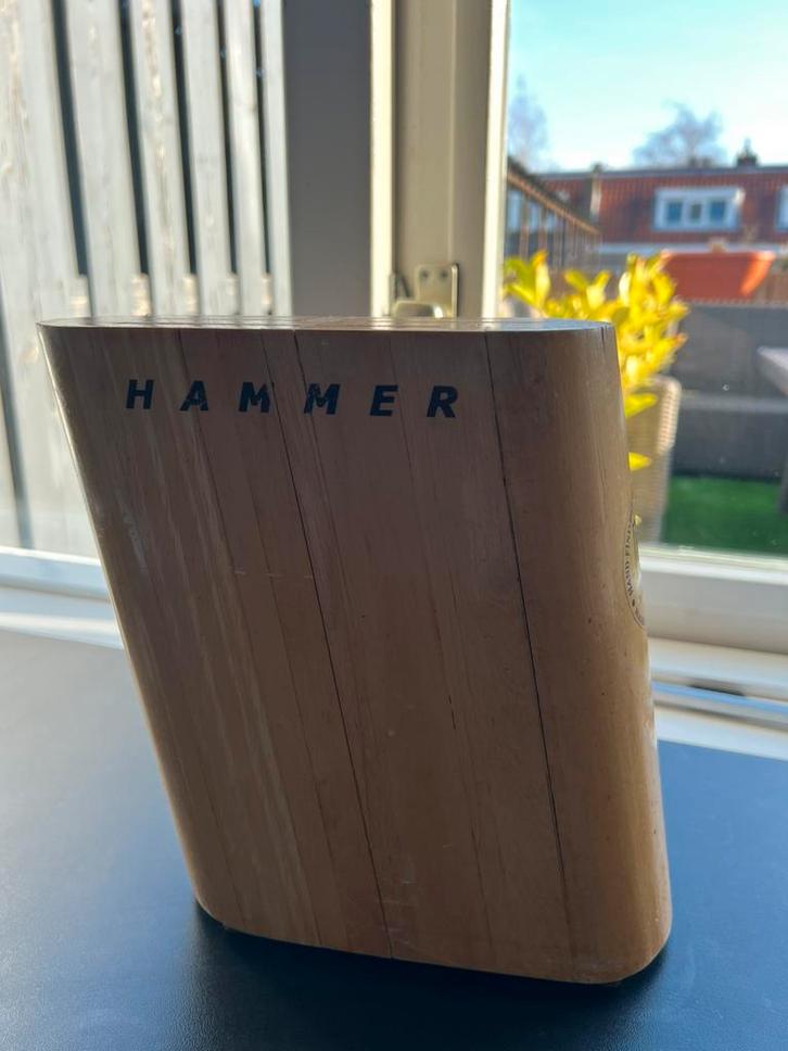 5 knife Wooden Knife Block with two knives, “Hammer” brand, Huis en Inrichting, Keuken | Bestek, Gebruikt, Bestekset, Overige materialen