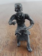 Oud tinnen beeld schoenmaker.  Daalderop??, Ophalen of Verzenden, Zo goed als nieuw, Mens
