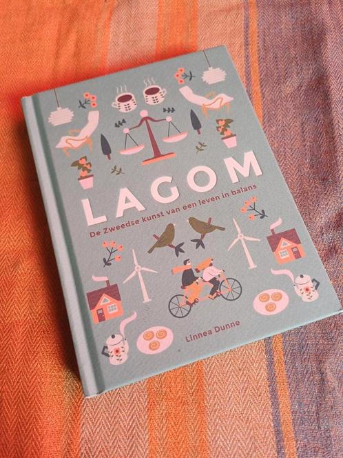 Linnea Dunne - Lagom, Boeken, Mode, Zo goed als nieuw, Mode algemeen, Ophalen of Verzenden