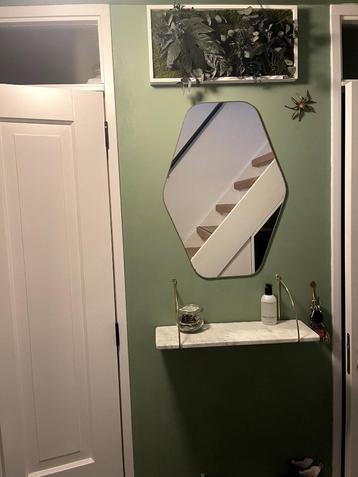 diamantvormige spiegel beschikbaar voor biedingen