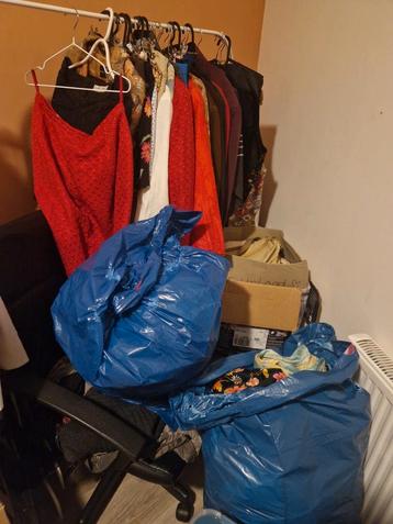 Mega partij vintage kleding, veel winter en hoge kwaliteit beschikbaar voor biedingen
