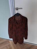 Zebra print jurk - Bershka - Maat L, Kleding | Dames, Jurken, Bruin, Maat 42/44 (L), Zo goed als nieuw, Boven de knie