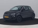 Fiat 500 La Prima 42 kWh | PANO | CAMERA | ADAPTIVE | KEYLES, Auto's, Gebruikt, Met garantie (alle), 4 stoelen, Zwart