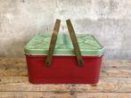 brocante metalen kist met houten hengsels | picknick | rood, Ophalen of Verzenden