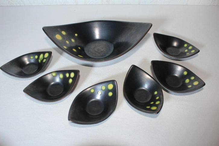 5 nette pinda setjes foto 2 zwart met geel 20 cm lang kleine, Antiek en Kunst, Antiek | Woonaccessoires, Ophalen