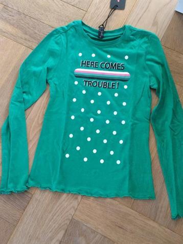 NIEUW groen shirt met gave opdruk van Jill 122/128 beschikbaar voor biedingen