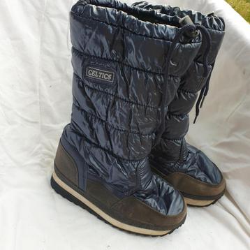 Stoere blauwe snowboots. Mt 34. Merk Celtics beschikbaar voor biedingen