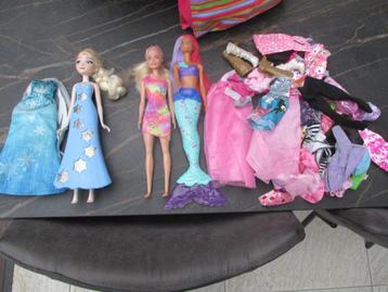 Set poppen met kleding - 2x Barbie + 1x Hasbro Frozen beschikbaar voor biedingen
