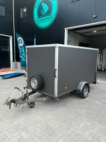 Windsurftrailer / Surfkar Hapert geremd in zeer mooie staat beschikbaar voor biedingen