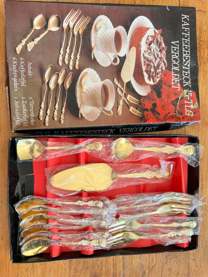 Vergulde koffiebestekset 15-delig – nieuw in doos, Huis en Inrichting, Keuken | Bestek, Ophalen of Verzenden