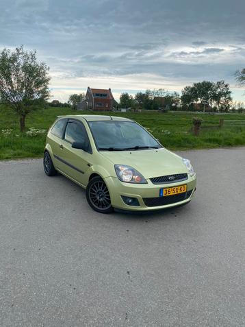 Ford Fiësta moet weg! beschikbaar voor biedingen