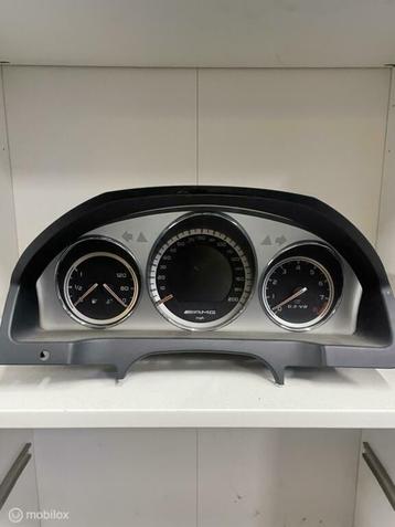 Kilometerteller Mercedes C63 AMG W204 USA dashboard beschikbaar voor biedingen
