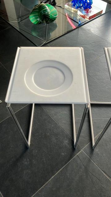 2 Bijzet Tafeltjes - NL Design beschikbaar voor biedingen