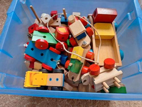 Houten speelgoed blokken onderdelen voertuig tbv goed doel, Kinderen en Baby's, Speelgoed | Houten speelgoed, Gebruikt, Rij- of Hobbelspeelgoed