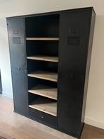 Industriële boekenkast zwart metaal/mango hout, Huis en Inrichting, Ophalen, Gebruikt, Industrieel