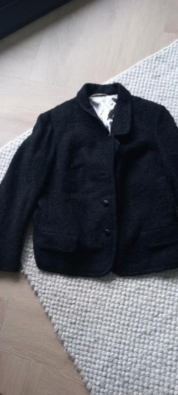 Zwart Bouclé Jasje Maat 40 beschikbaar voor biedingen
