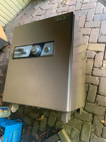 Gold brandkast zeer zware kluis h68 b56 d57 beschikbaar voor biedingen