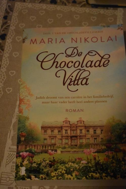 boek van Maria Nikolai/de chocoladevilla, deel 1, Boeken, Romans, Zo goed als nieuw, Nederland, Ophalen of Verzenden