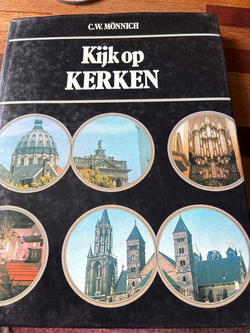 Kijk op Kerken - C.W. Mönnich, Boeken, Godsdienst en Theologie, Gelezen, Christendom | Katholiek, Ophalen of Verzenden