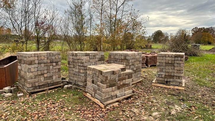 20m2 Betonklinkers Dikformaat 21x7x8, Tuin en Terras, Tegels en Klinkers, Gebruikt, Klinkers, Beton, 10 m² of meer, Ophalen