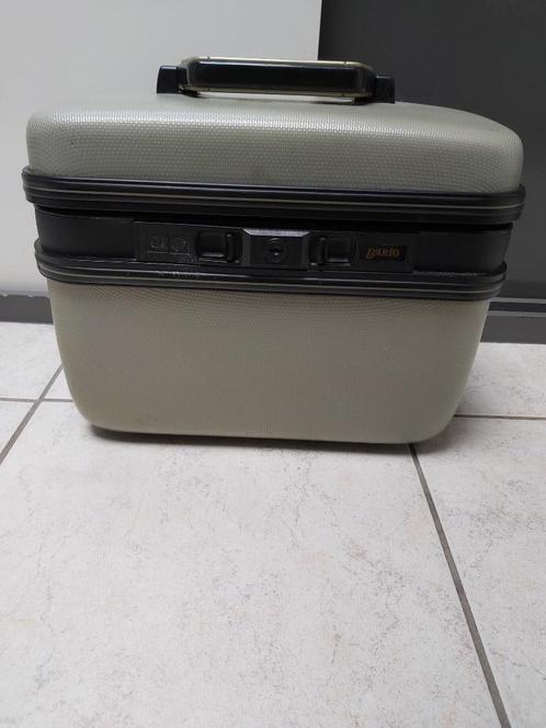 Beauty case (hardcase) merk Dario, Sieraden, Tassen en Uiterlijk, Beautycases, Gebruikt, Hardcase, Overige kleuren, Met slot, Met spiegeltje(s)