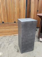 Betonnen sokkel van 40x40x100 ongeveer 30 kg weersbestendig, Huis en Inrichting, Woonaccessoires | Zuilen en Pilaren, Ophalen