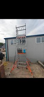 Te Huur: MiTower 6,2 meter werkhoogte €45, Doe-het-zelf en Verbouw, Steigers, Ophalen of Verzenden, Gebruikt, Rolsteiger of Kamersteiger