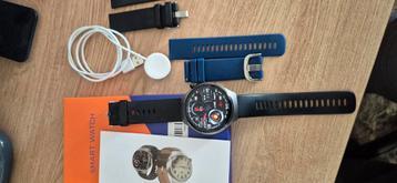 Smartwatch met extra bandjes beschikbaar voor biedingen