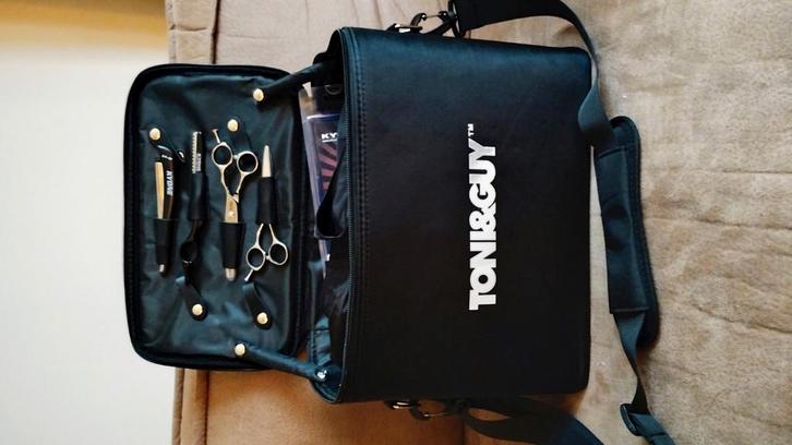 2 x complete kappersopleiding benodigheden., Hobby en Vrije tijd, Cursusmateriaal, Zo goed als nieuw, Meerdere media, Ophalen of Verzenden