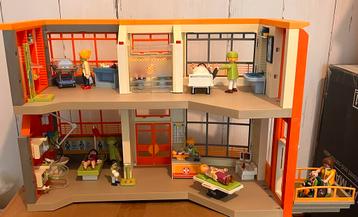 Playmobil kinderziekenhuis 6657 beschikbaar voor biedingen