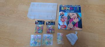 Complete set loombandjes met ongeveer 1045 stuks. beschikbaar voor biedingen