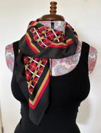 Retro Sjaal  Bordeaux Rood Zwart 66 cm, Ophalen of Verzenden, Zo goed als nieuw, Maat 38/40 (M), Sjaal