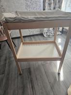 Commode ikea  met matras, Huis en Inrichting, Tafels | Sidetables, Ophalen, 50 tot 100 cm, Zo goed als nieuw, 25 tot 50 cm