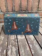 Volkskunst handbeschilderd sigarendoosje met skutsje, Antiek en Kunst, Antiek | Woonaccessoires, Ophalen of Verzenden