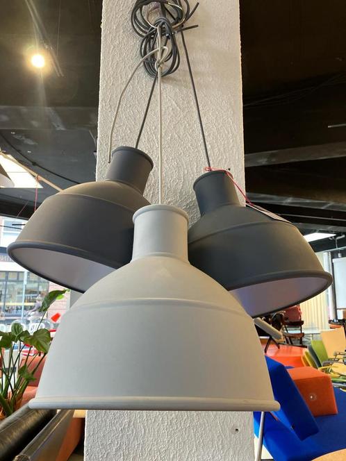 Muuto Pendant Rubber Vintage Design Grijs Hanglamp Fins, Huis en Inrichting, Lampen | Hanglampen, Zo goed als nieuw, Ophalen of Verzenden