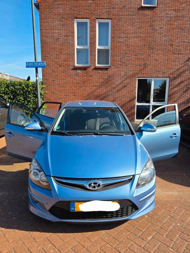 Hyundai i30 Blue 1.6i 2012 116k km, Auto's, Hyundai, Particulier, i30, Benzine, Handgeschakeld, Blauw, Grijs, Ophalen