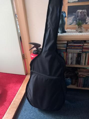Gitaar  beschikbaar voor biedingen