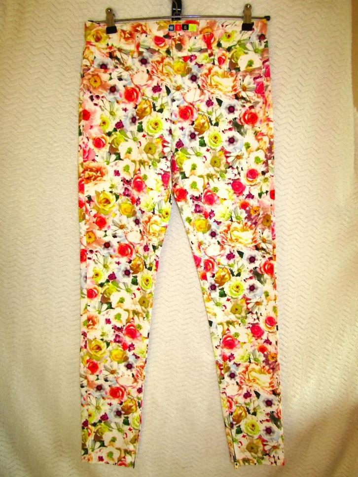 MSGM broek met bloemenprint Maat M Nieuw met bloemen print, Kleding | Dames, Broeken en Pantalons, Nieuw, Maat 38/40 (M), Lang