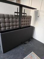 Nieuw Voetbord met TV Lift - Grijs Stof - Max 55 inch, Overige materialen, 150 tot 200 cm, Nieuw, Ophalen of Verzenden