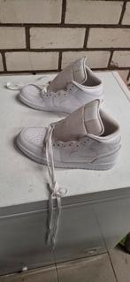 Nike Air Jordan 1 Mid Triple White.  NIEUW, Kleding | Dames, Schoenen, Ophalen of Verzenden, Nieuw, Wit
