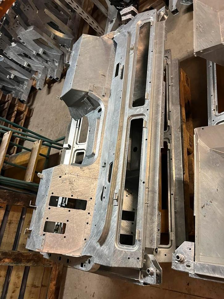 Land Rover schutbord gegalvaniseerd , gloednieuw!, Auto-onderdelen, Carrosserie en Plaatwerk, Land Rover, Voor, Ophalen of Verzenden