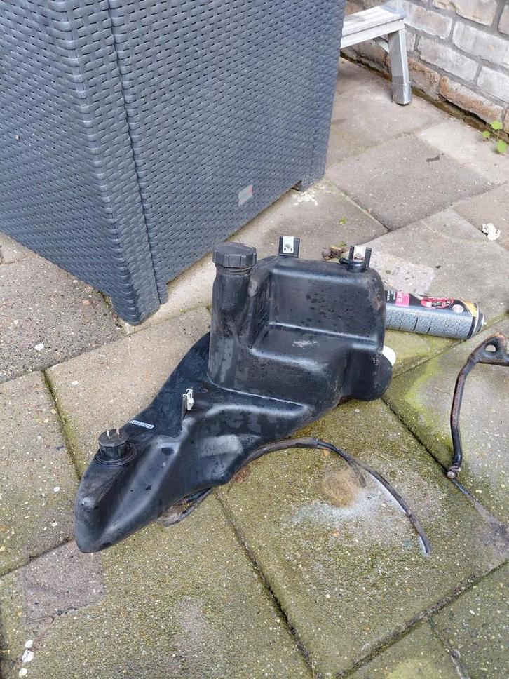 Piaggio Zip Tank - Brandstoftank, Fietsen en Brommers, Brommeronderdelen | Scooters, Gebruikt, Piaggio, Tank, Ophalen of Verzenden