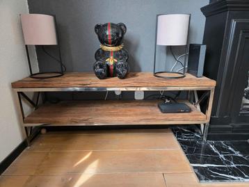 Richmond interiors kensington
TV meubel. beschikbaar voor biedingen