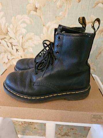 Dr. Martens Zwart Leer Maat 39 beschikbaar voor biedingen