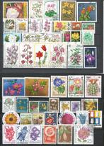 Kavel 3: 50 postzegels met bloemen, Postzegels en Munten, Postzegels | Thematische zegels, Dier of Natuur, Verzenden