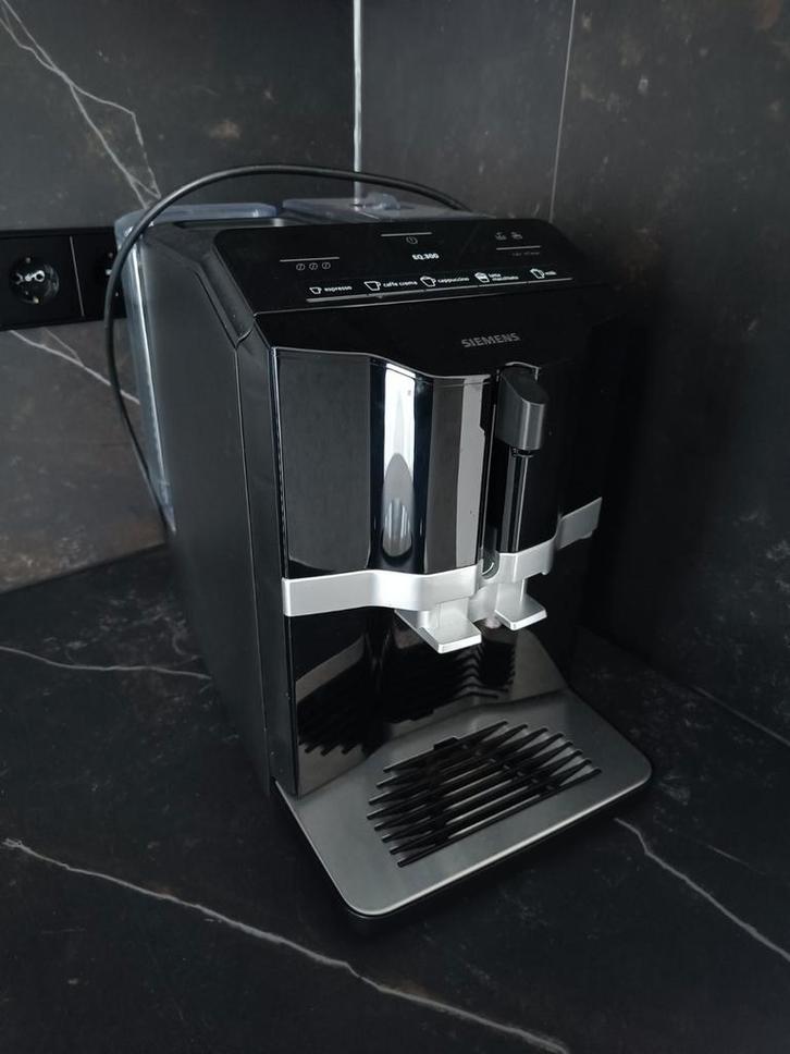 Siemens EQ.300 volautomatische koffiemachine-weinig gebruilt, Witgoed en Apparatuur, Koffiezetapparaten, Zo goed als nieuw, Gemalen koffie