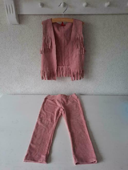 Mooi Roze Suède Look Setje Legging Gilet franjes Maat 92/98, Kinderen en Baby's, Kinderkleding | Maat 98, Nieuw, Meisje, Ophalen of Verzenden