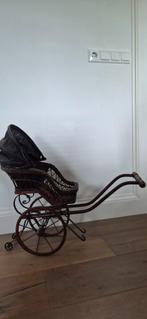 Antiek poppenwagentje, Ophalen of Verzenden