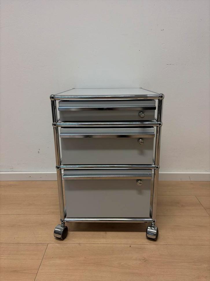 USM Haller roll container • Light grey• 3 pull-outs lockable, Huis en Inrichting, Kasten | Stellingkasten, Gebruikt, Ophalen
