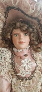 Vintage Franse Porseleinen Pop op Standaard, Verzamelen, Ophalen of Verzenden, Gebruikt, Pop